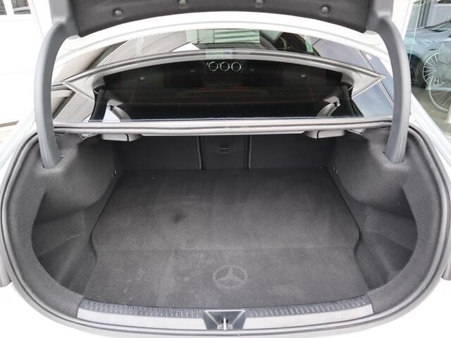 Mercedes-Benz A-KLASSE 250 e AMG Line