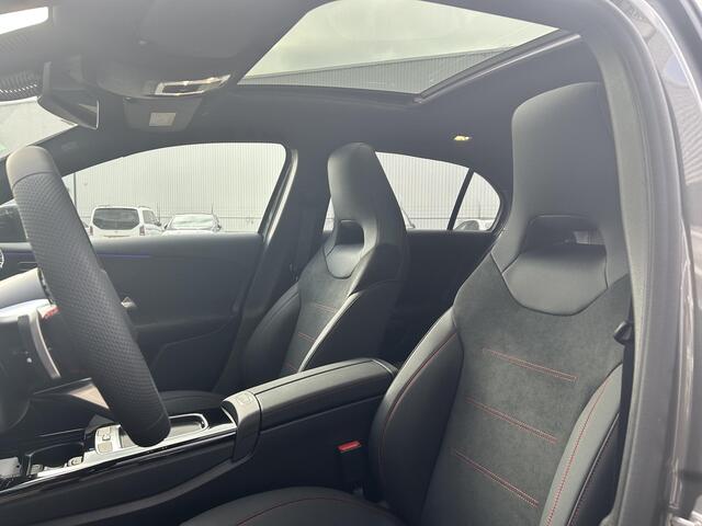 Mercedes-Benz A-KLASSE 250 e Business Solution AMG | Night Pakket | Panoramadak | MULTIBEAM LED Koplampen | Stoelverwarming | Sfeerverlichting | Apple CarPlay | Android Auto | Sierdelen Lindehout Zwart | Elektrisch Inklapbare Buitenspiegels | Achteruitrijcamera | Parkeersensore