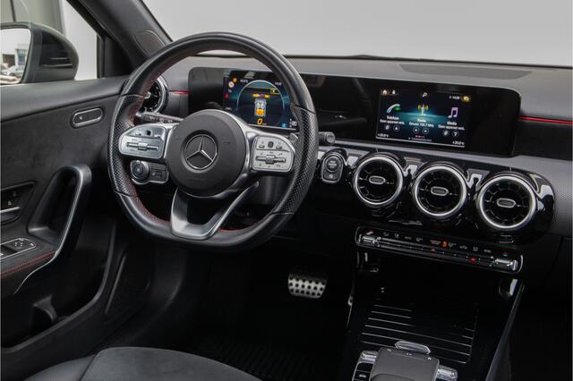 Mercedes-Benz A-KLASSE 180 AMG Sportpakket, Camera, 2019
