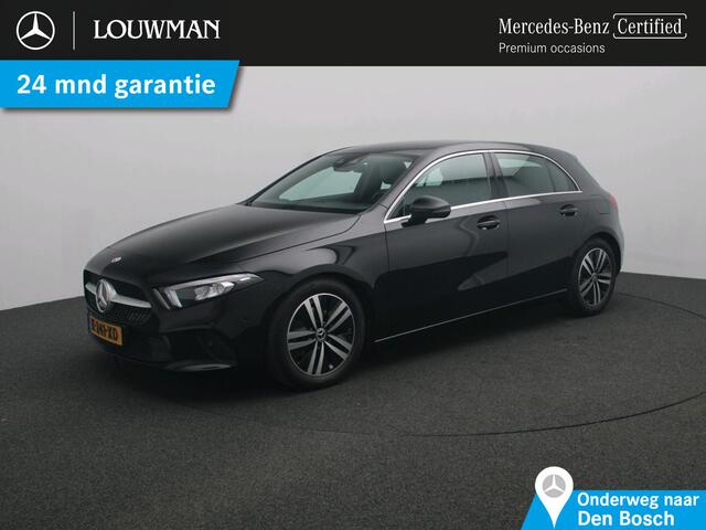 Mercedes-Benz A-KLASSE 160 Business Solution Luxury Ledkoplampen | Sfeerverlichting |Stoelverwarming | Licht- en zicht pakket | Parkeerpakket met achteruitrijcamera. Inclusief 24 maanden Mercedes-Benz Certified garantie voor Europa.