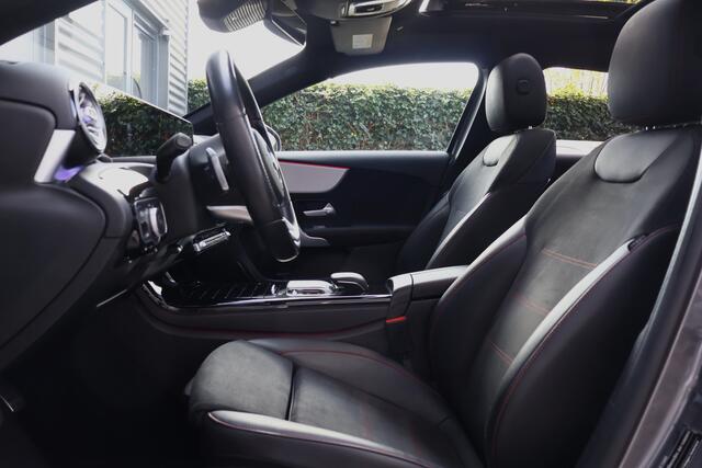 Mercedes-Benz A-KLASSE 250 AMG Automaat 225pk | Panoramadak | Wide Screen | Sfeerverlichting | Premium Audio | Stoelverwarming | Camera