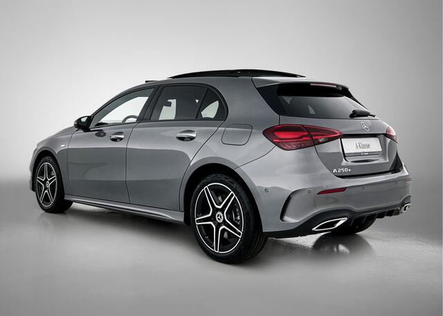 Mercedes-Benz A-KLASSE 250 e Business Solution AMG | Nightpakket | Parkeerpakket met achteruitrijcamera | KEYLESS GO | Spiegelpakket |