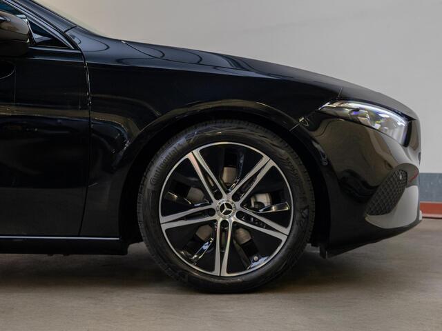 Mercedes-Benz A-KLASSE Hatchback 180 Business Solution Luxury Panorama dak