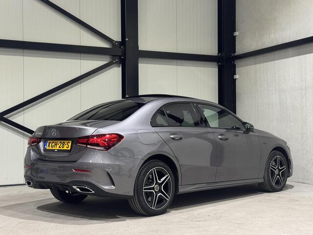 Mercedes-Benz A-KLASSE 250 e AMG | panorama | navi | sfeer verlichting |