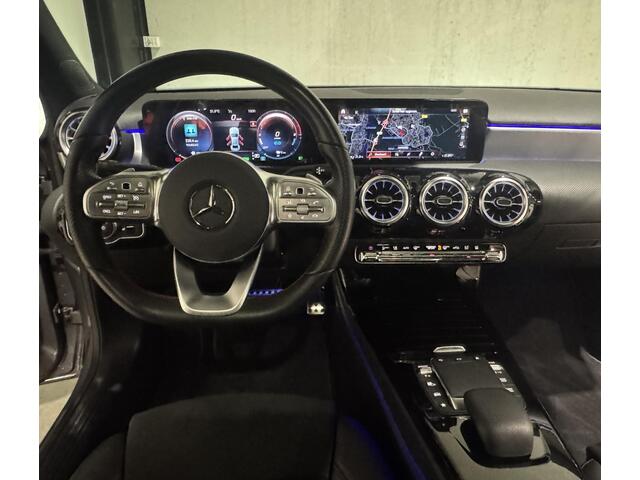 Mercedes-Benz A-KLASSE 250 e AMG | panorama | navi | sfeer verlichting |