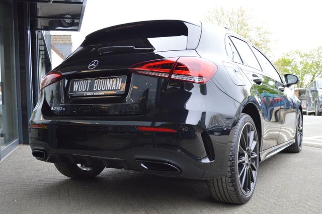 Mercedes-Benz A-KLASSE 250 e AMG Led Leder Panorama Memory Burmester Distronic Camera 360 Keyless Pdc