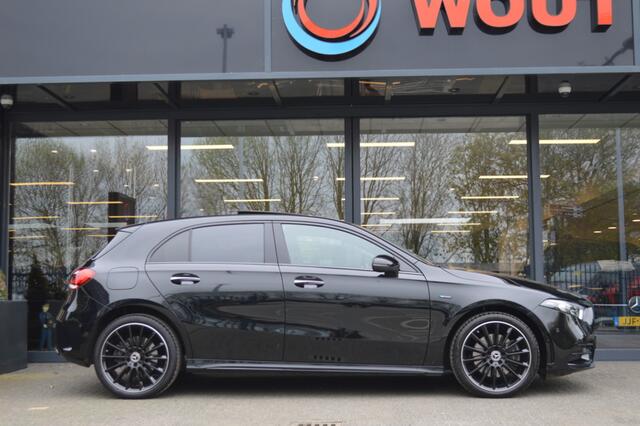 Mercedes-Benz A-KLASSE 250 e AMG Led Leder Panorama Memory Burmester Distronic Camera 360 Keyless Pdc