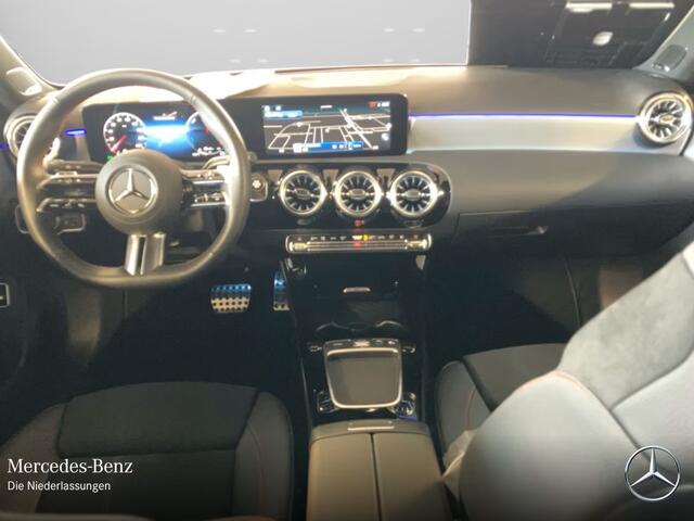 Mercedes-Benz A-KLASSE 250e AMG ** DESIGNO ROT ** NIGHT, PANORAMA, BURMESTER, 2-Zone CLIMA, 19-inch LMV, ** 1e EIG - UNFALLFREI ** ** INFORMEER OOK NAAR ONZE AANTREKKELIJKE FINANCIAL-LEASE TARIEVEN **