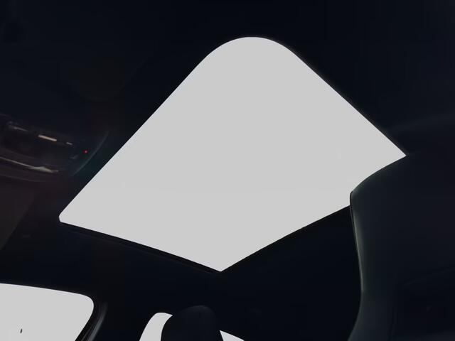 Mercedes-Benz A-KLASSE 250e AMG ** DESIGNO ROT ** NIGHT, PANORAMA, BURMESTER, 2-Zone CLIMA, 19-inch LMV, ** 1e EIG - UNFALLFREI ** ** INFORMEER OOK NAAR ONZE AANTREKKELIJKE FINANCIAL-LEASE TARIEVEN **