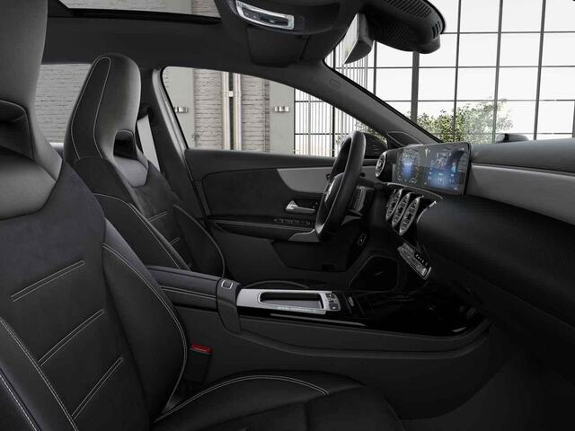 Mercedes-Benz A-KLASSE Hatchback 250 e Business Solution AMG