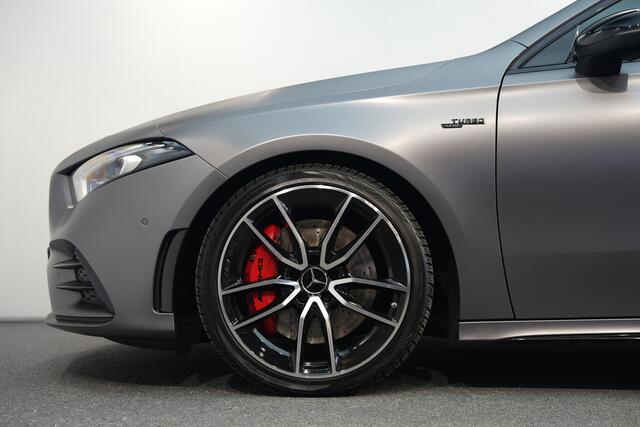 Mercedes-Benz A-KLASSE AMG 35 4MATIC | PANO | BURMESTER | CAMERA | MULTIBEAM LED | SFEERVERLICHTING |