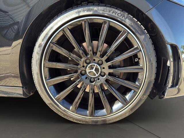 Mercedes-Benz A-KLASSE 180 Business Solution AMG Pano | Stoelverwarming | 19 "| Parksensors V+A | Widescreen | Led | Camera |