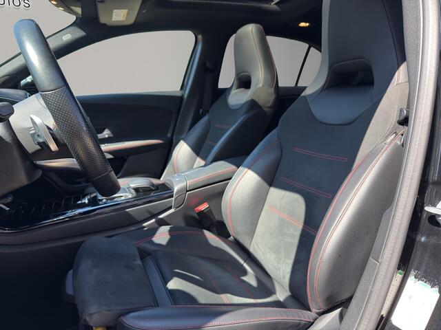 Mercedes-Benz A-KLASSE 180 Business Solution AMG Pano | Stoelverwarming | 19 "| Parksensors V+A | Widescreen | Led | Camera |