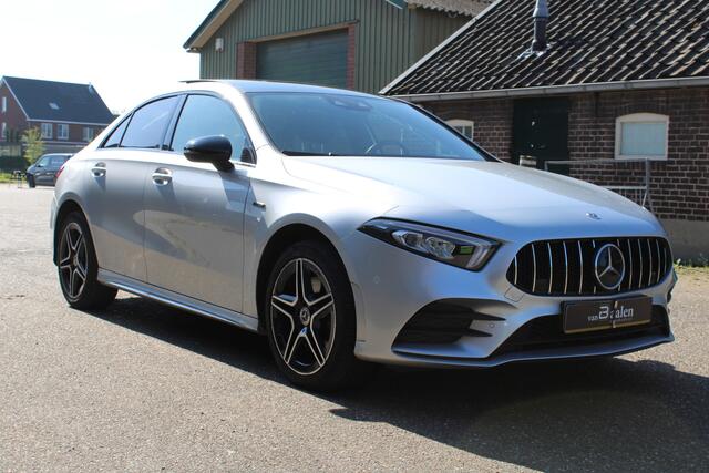 Mercedes-Benz A-KLASSE 250 e PHEV AMG Limited SOh 97,1% PANO LEER SFEER ORG NL 110000KM!!