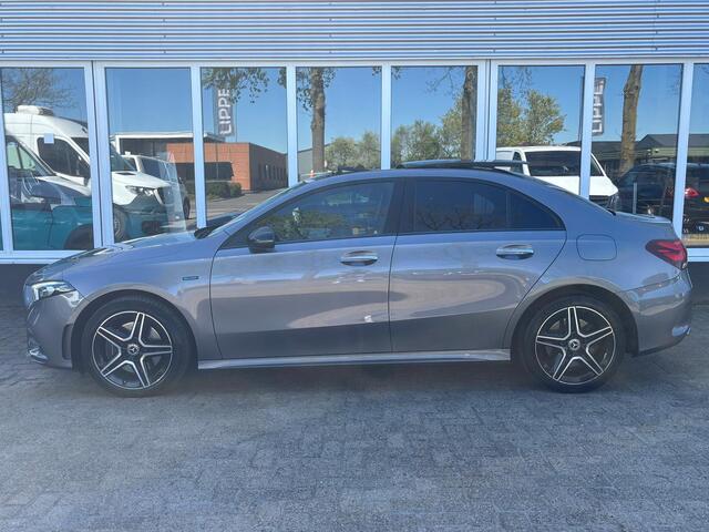Mercedes-Benz A-KLASSE 250 e Business Solution AMG Limited | Pano | Sfeerverlichting | Memory Stoelen | Traffic Camera