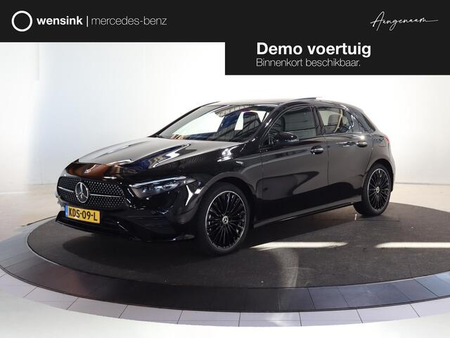 Mercedes-Benz A-KLASSE 250e Business Solution AMG | Trekhaak | Panoramaschuifdak | Stoelverwarming | Achteruitrijcamera | MULTIBEAM LED | 19"inch AMG velgen |
