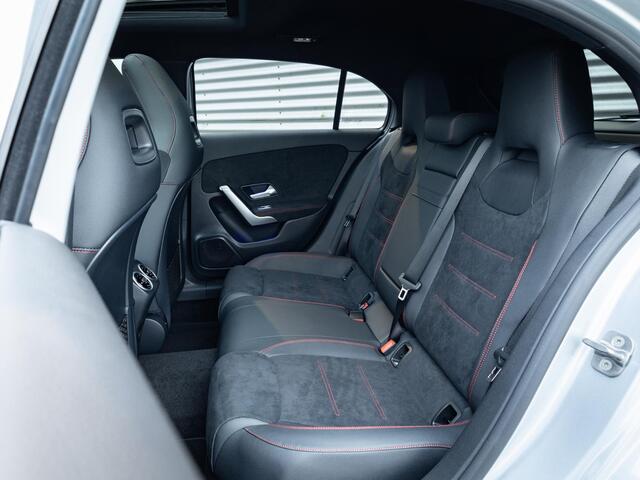 Mercedes-Benz A-KLASSE Hatchback 250 e Business Solution AMG Panorama dak