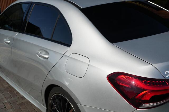 Mercedes-Benz A-KLASSE 200 Business Solution AMG Wide screen Pano Dak