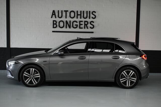 Mercedes-Benz A-KLASSE 250 e Advantage Pano, Sfeerverlichting, Adaptief Cr, Carplay