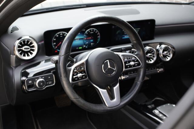 Mercedes-Benz A-KLASSE 250 e Advantage Pano, Sfeerverlichting, Adaptief Cr, Carplay