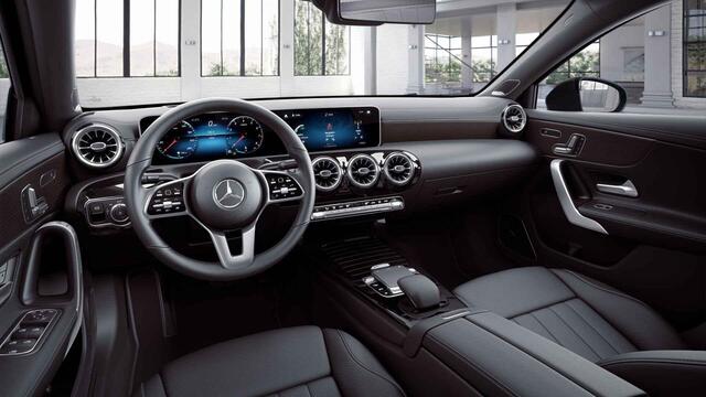 Mercedes-Benz A-KLASSE 250 4MATIC Premium Plus | Burmester | Panoramadak | Leer pakket | Memory | Headup | Stoelventilatie | Sfeerverlichting | 360 graden camera |