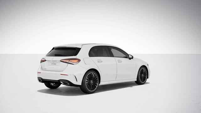 Mercedes-Benz A-KLASSE 250 e Star Edition AMG Line | Night | Panoramadak | Multispaaks AMG velgen| Widescreen | Sfeerverlichting | Stoelverwarming |