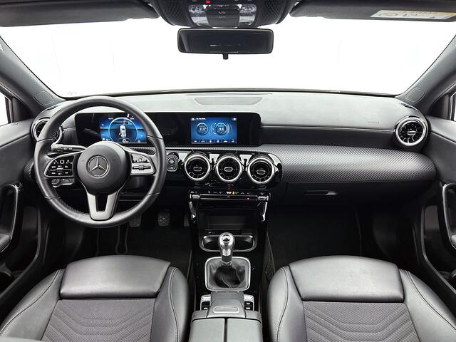 Mercedes-Benz A-KLASSE 160 Style | Handgeschakeld | Led verlichting | Achteruitrij camera | Cruise control | Inclusief 24 maanden MB Certified garantie voor Europa.