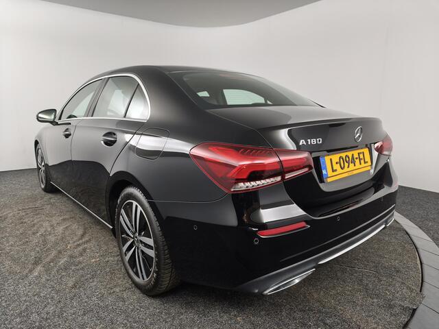 Mercedes-Benz A-KLASSE 180 Business Solution Luxury | elektrisch glazen panorama-dak | electronic climate controle |
