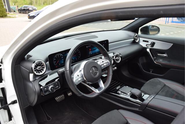 Mercedes-Benz A-KLASSE 180 Business Solution AMG Panoramadak