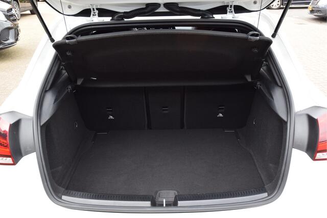 Mercedes-Benz A-KLASSE 180 Business Solution AMG Panoramadak
