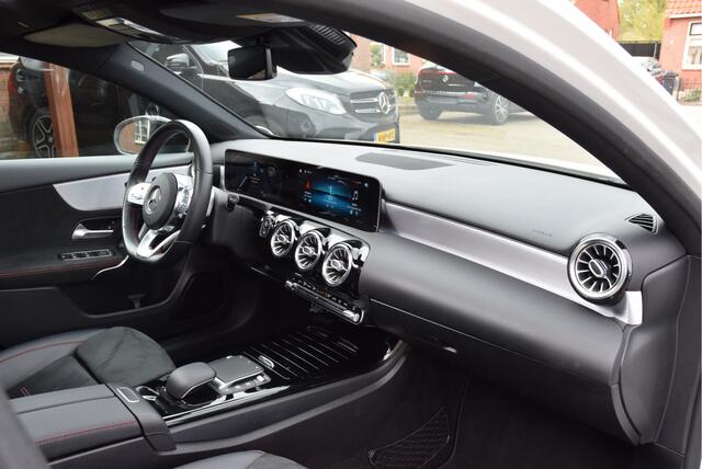 Mercedes-Benz A-KLASSE 180 Business Solution AMG Panoramadak