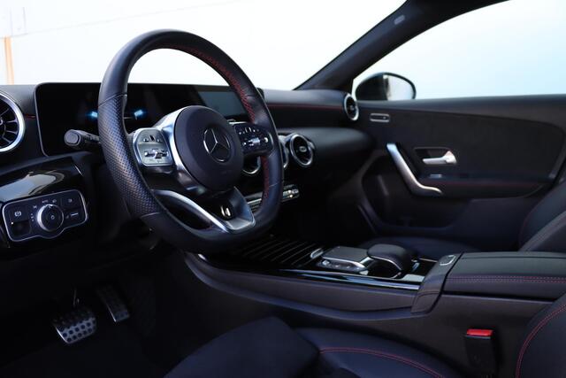 Mercedes-Benz A-KLASSE 180 Business Solution AMG 136pk | Stoelverwarming | Camera