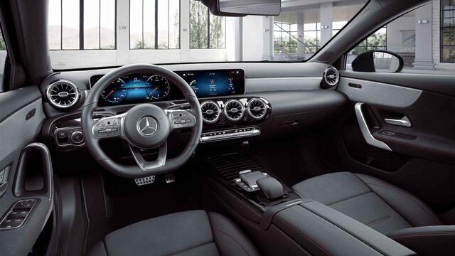 Mercedes-Benz A-KLASSE 180 Business Solution AMG | Night | Achteruitrijcamera | Stoelverwarming | Sfeerverlichting | Widescreen |