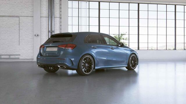Mercedes-Benz A-KLASSE 220 Launch Edition Premium | AMG | Night | Panoramdak | Sfeerverlichting | Achteruitrijcamera | Stoelverwarming |