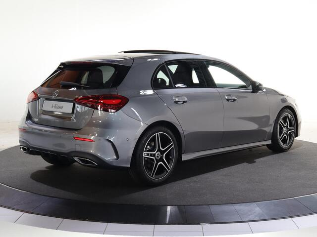 Mercedes-Benz A-KLASSE 180 Business Solution AMG | Panoramaschuifdak | Stoelverwarming | Achteruitrijcamera | MULTIBEAM LED | Night |