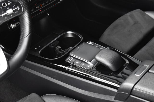 Mercedes-Benz A-KLASSE 250 e AMG Line | Sfeerverlichting | Stoelverwarming | 18'' Wielen | CarPlay | Navigatie |