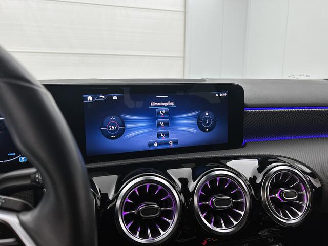 Mercedes-Benz A-KLASSE 180 Progressive | Sfeerverlichting | Stuur- en Stoelverwarming | Keyless Go | Car Play | Parkeerpakket met Camera | Inclusief 24 maanden Mercedes-Benz Certified garantie voor Europa.