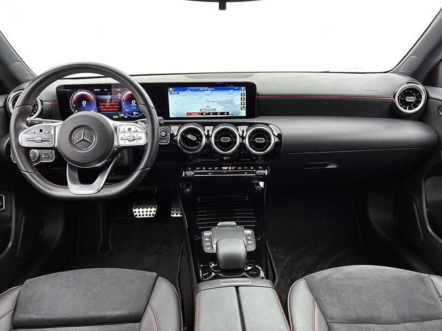 Mercedes-Benz A-KLASSE 250 e AMG Line | Achteruitrijcamera | Stoelverwarming | Led Koplampen | Inclusief 24 maanden MB Certified garantie voor Europa.