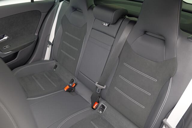 Mercedes-Benz A-KLASSE 200 AMG Line |Pano|AlpineGrau|Ambient|