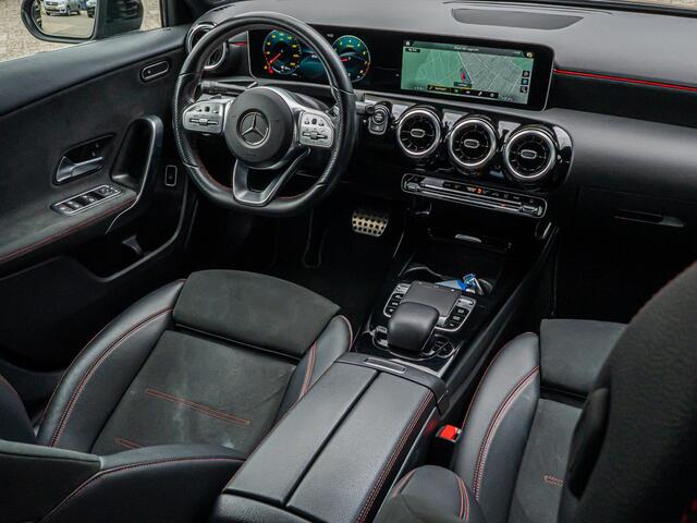 Mercedes-Benz A-KLASSE A200 AMG Line Apple CarPlay Camera Stoelverw