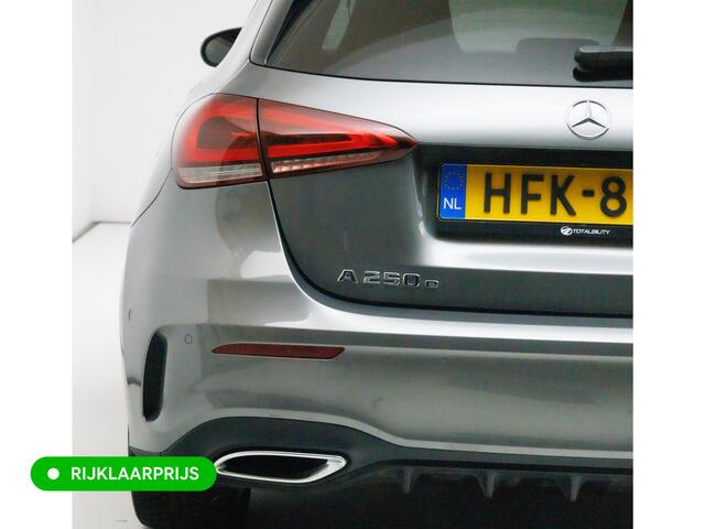 Mercedes-Benz A-KLASSE 250 e 218 PK Business Solution AMG Limited | Burmester | Adap. Cruise | Camera | Stoelen elec. verstelbaar met geheugen, Draadloze lader