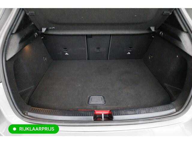 Mercedes-Benz A-KLASSE 250 e 218 PK Business Solution AMG Limited | Burmester | Adap. Cruise | Camera | Stoelen elec. verstelbaar met geheugen, Draadloze lader