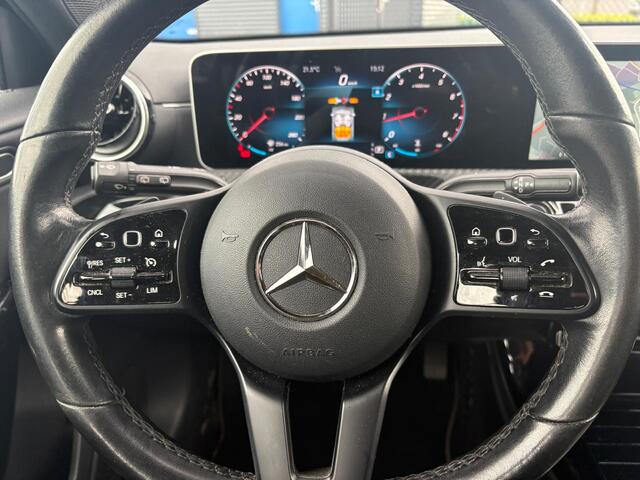 Mercedes-Benz A-KLASSE 180 Business Solution | WIDESCREEN | CAMERA | AUTOMAAT