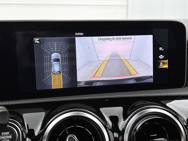 Mercedes-Benz A-KLASSE 180 AMG line | Night pakket | Panorama schuifdak | Parkeerpakket met achteruitrijcamera | Spiegelpakket | Inclusief 12 Maanden Garantie.