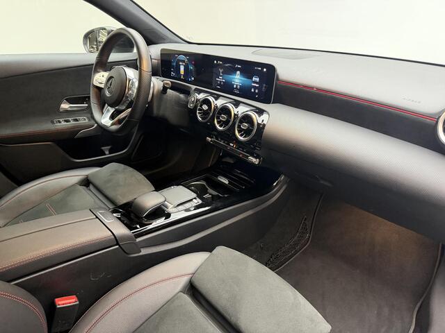Mercedes-Benz A-KLASSE 200 Premium Plus | AMG Line | Night pakket | Cam achter