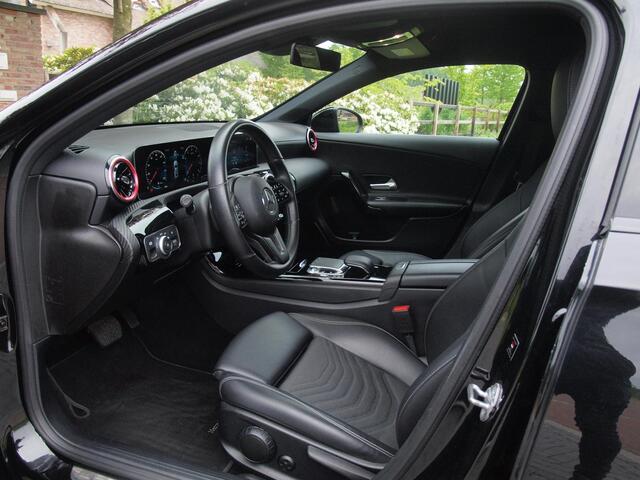 Mercedes-Benz A-KLASSE 200 Launch Edition | Camera | Trekhaak | Automaat | Apple Carplay | Virtual Cockpit |