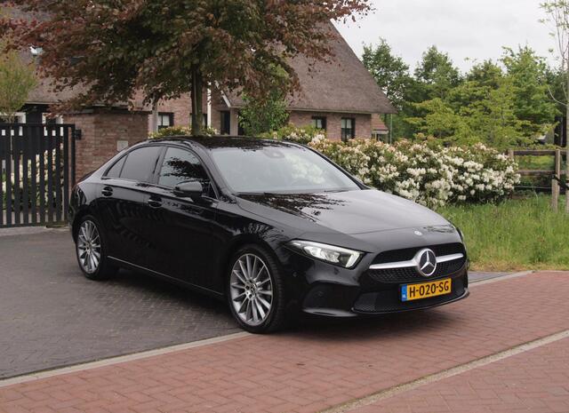 Mercedes-Benz A-KLASSE 200 Launch Edition | Camera | Trekhaak | Automaat | Apple Carplay | Virtual Cockpit |