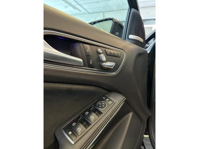 Mercedes-Benz A-KLASSE AMG 45 4MATIC Yellow Night 381PK | Panoramadak | Harman/Kardon | Kuipstoelen | Memory seats | Apple carplay | Adaptief onderstel | Achteruitrijcamera | Fabrieks-af Kleppensysteem | Cruise control | Climate control | Stoelverwarming