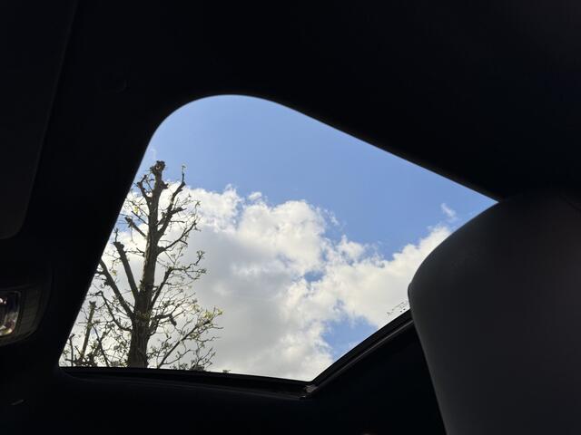 Mercedes-Benz A-KLASSE 250e AMG Aut Panoramadak Nightpakket Widescreen AmbientLight Keyless SportLeder Led Camera 18" Pdc