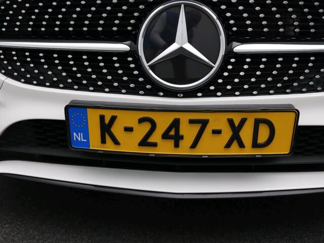 Mercedes-Benz A-KLASSE 180 Business Solution AMG AMG Line | Night Pakket | Sfeerverlichting | Ledkoplampen | Parkeerpakket met achteruitrijcamera. Inclusief 24 maanden Mercedes-Benz Certified garantie voor Europa.